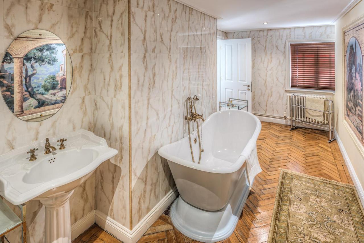 St Giles House Hotell NWI Eksteriør bilde